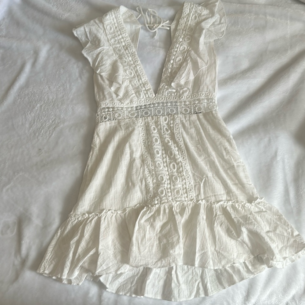 White Mini Dress, Size 2 can fit a 4, condition:like new